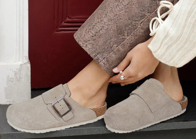 How to Keep Your Feet Warm in Winter with Clogs?